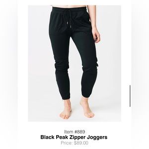 Zyia Peak joggers black
